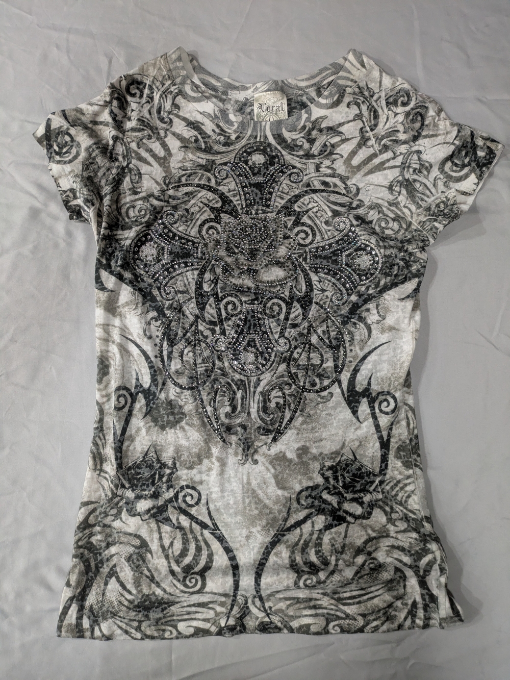 Vocal Black and White Ornate Medallion Short Sleeve Tee